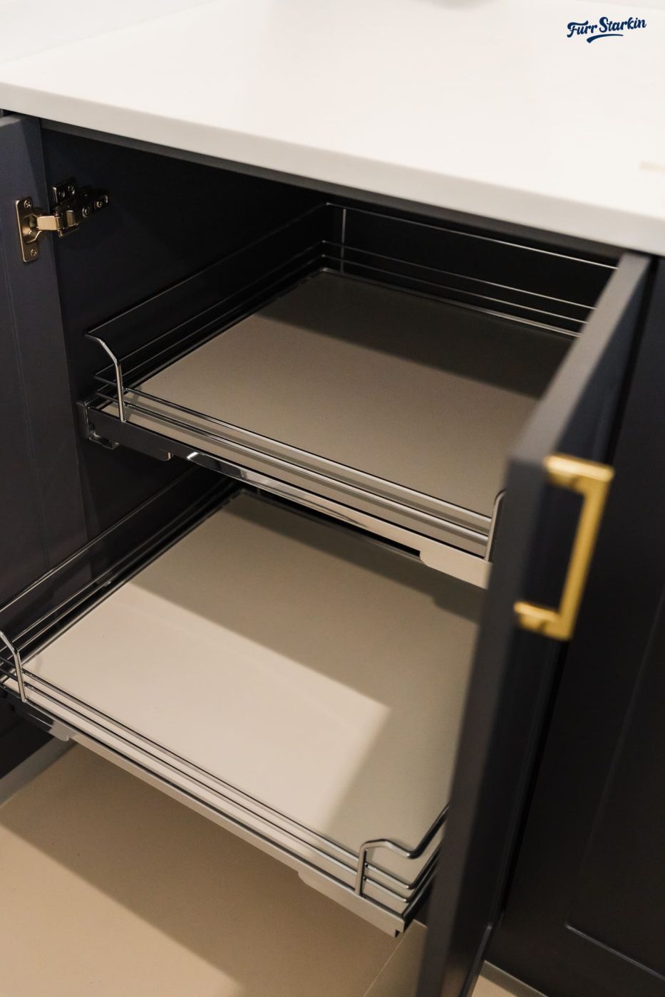 built-in-kitchen-pull-out-basket